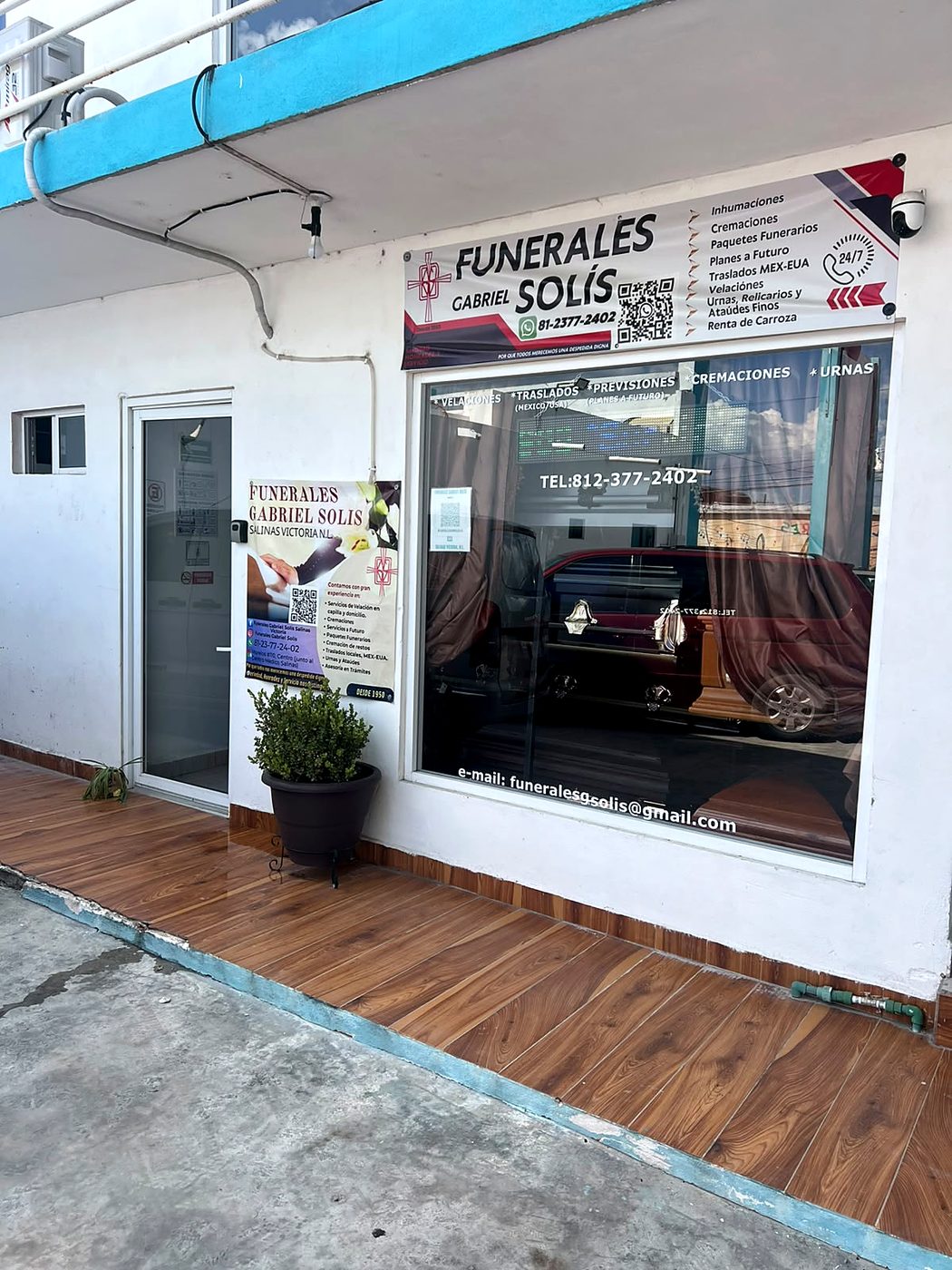 Fachada de la oficina de Funerales Gabriel Solís en Morelos 110, Salinas Victoria